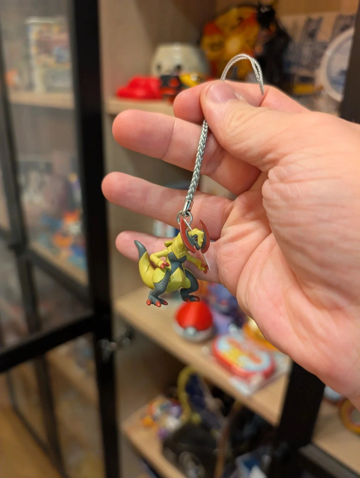 Pokémon Keychain Haxorus T-ARTS