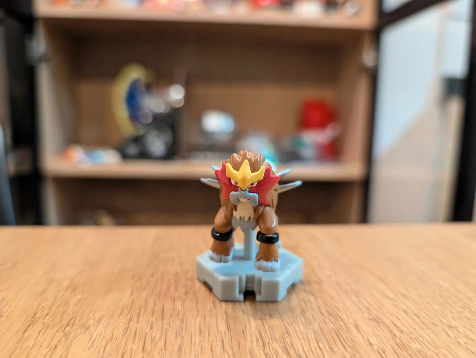 Figura Pokémon Entei Tomy P-Series