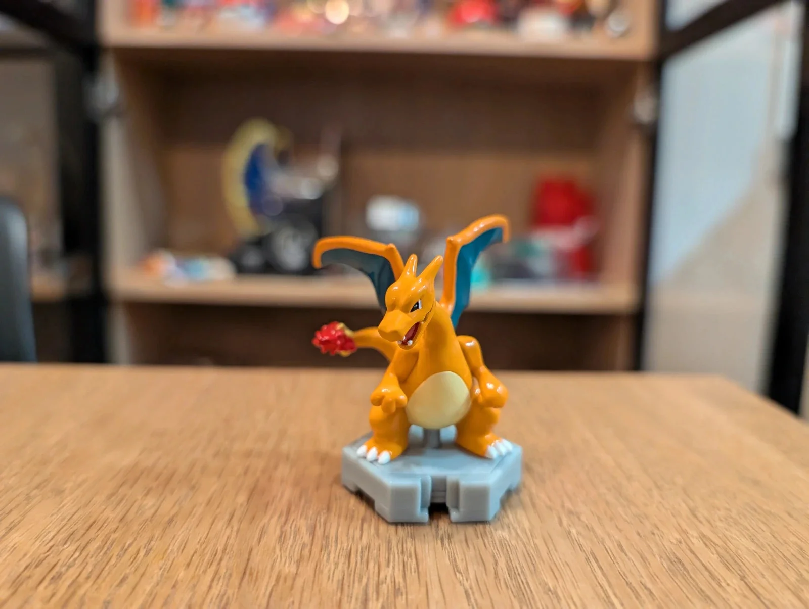 Figura Pokémon Charizard Tomy P-Series