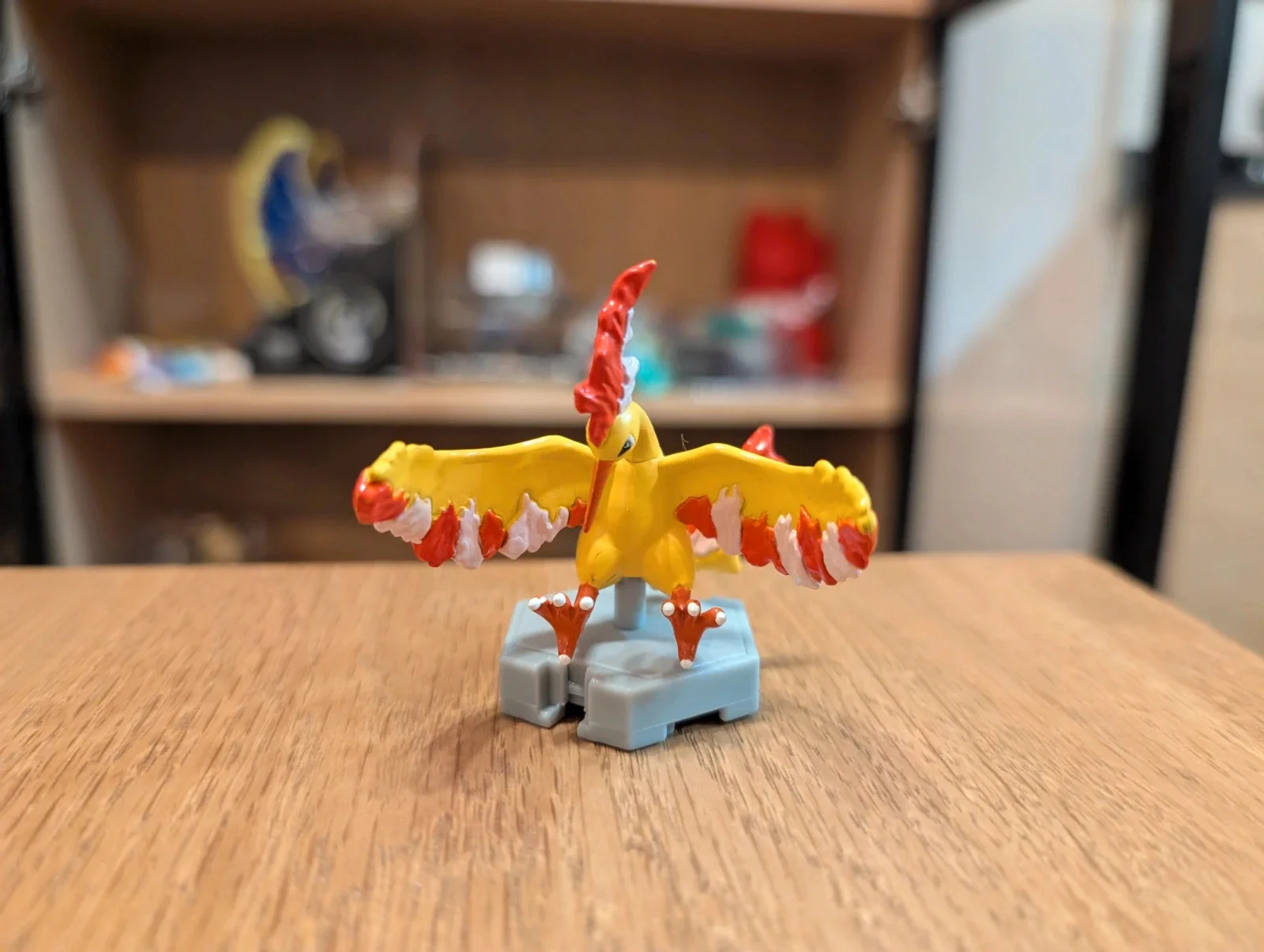 Figura Pokémon Moltres Tomy P-Series