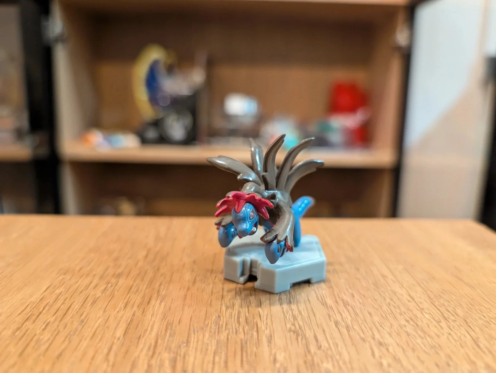 Figura Pokémon Hydreigon Tomy P-Series