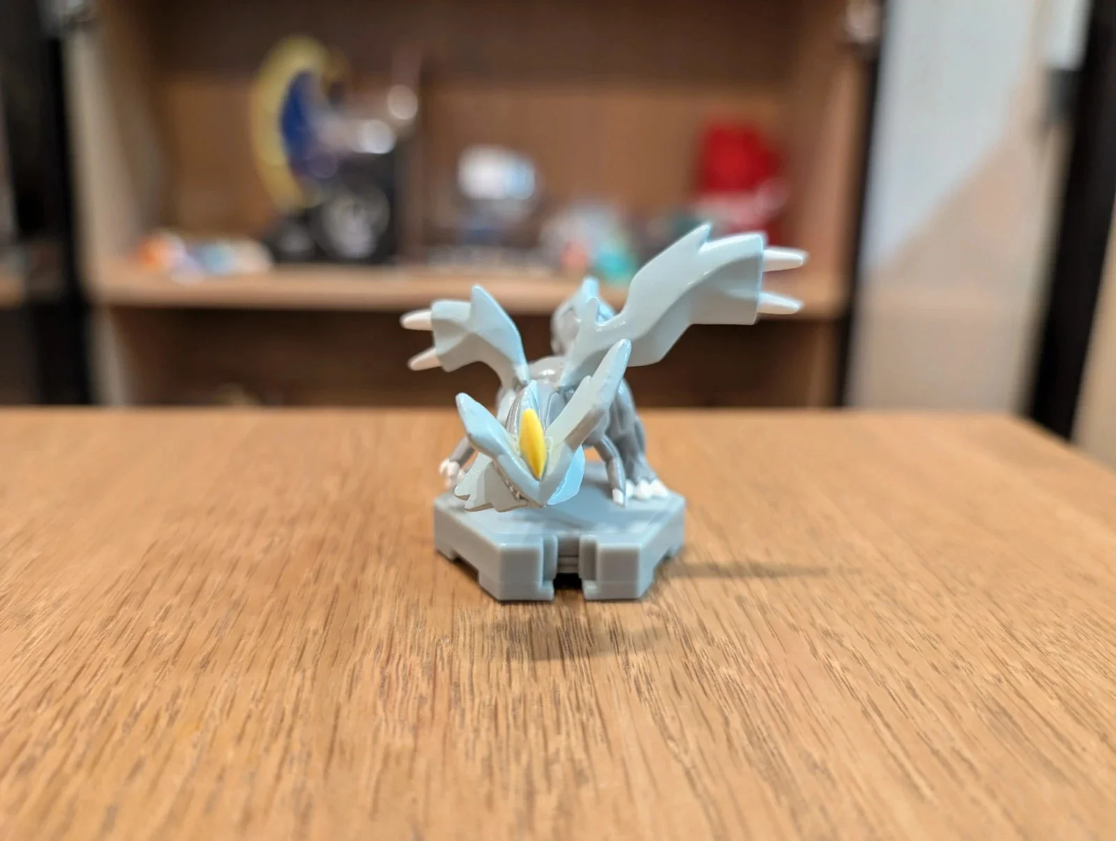 Figura Pokémon Kyurem Tomy P-Series