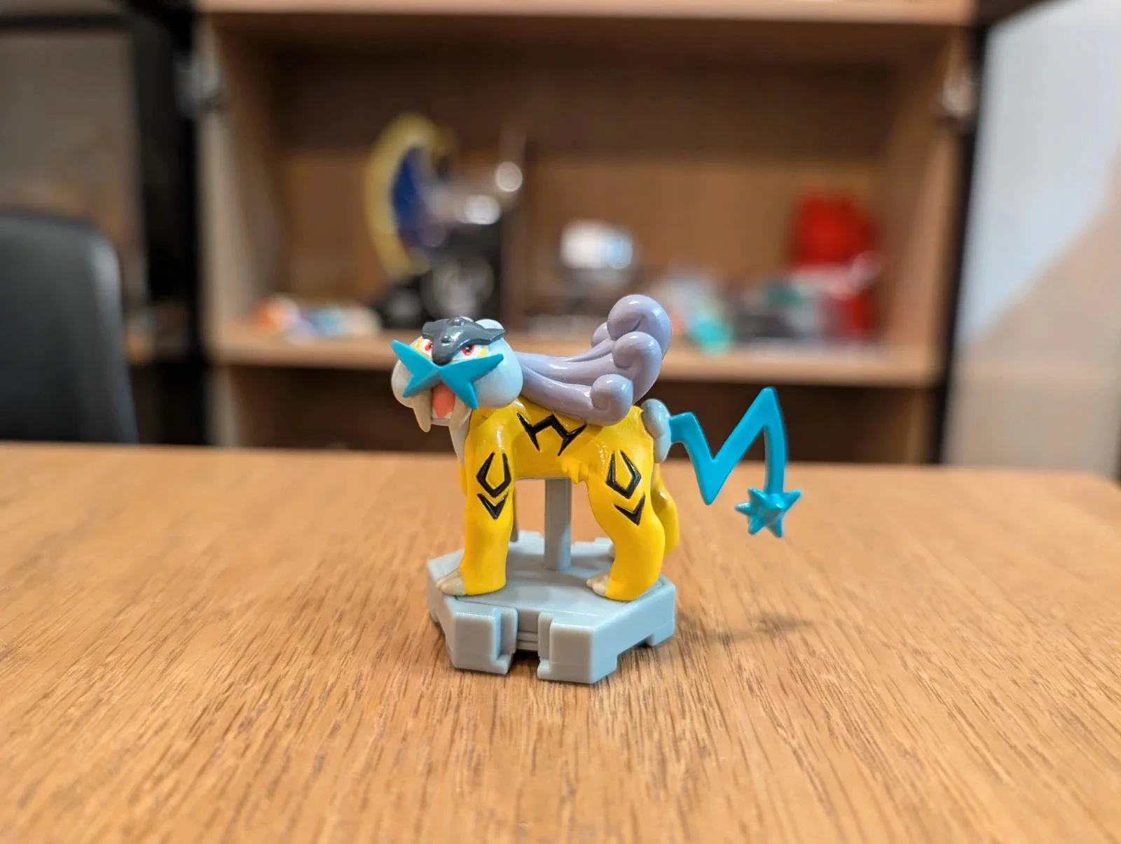 Figura Pokémon Raikou Tomy P-Series