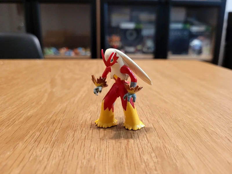 Pokémon figurine Tomy Blaziken