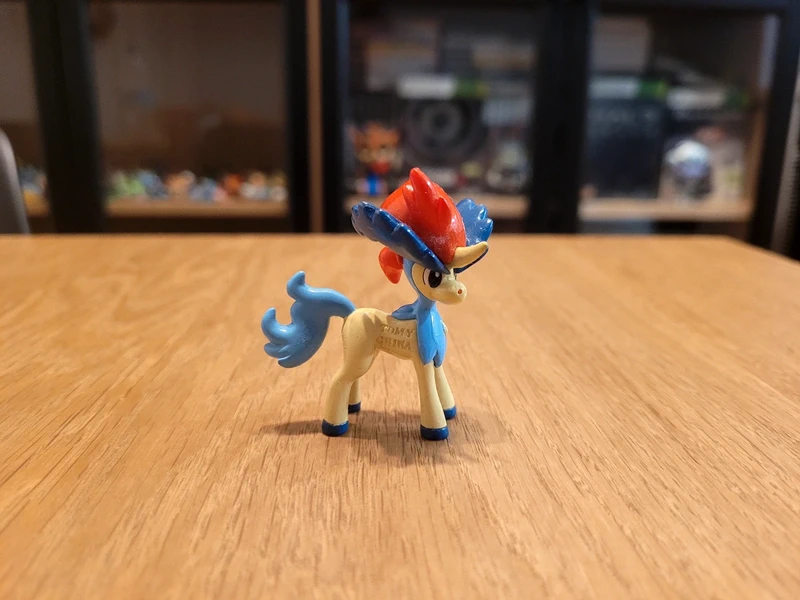 Pokémon figurine Tomy Keldeo
