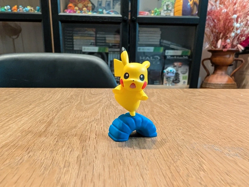 Pikachu Tomy T-ARTS figurine