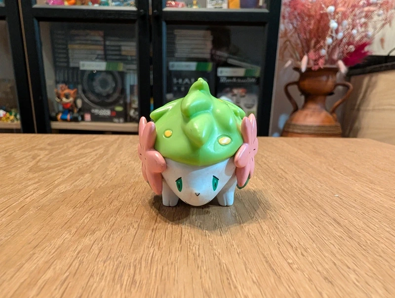 Pokemon Shaymin Jakks figurine