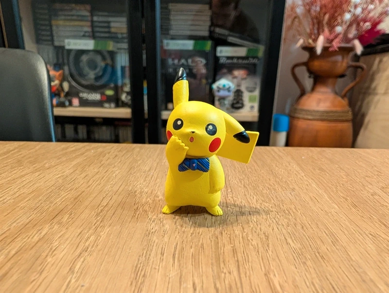 Pikachu T-ARTS Tomy Pikachu