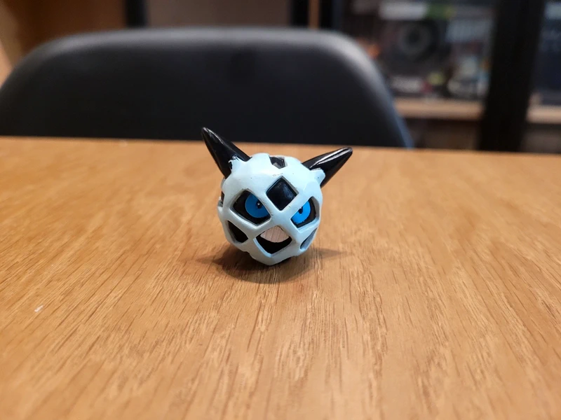 Pokémon figure Tomy Zukan Glalie