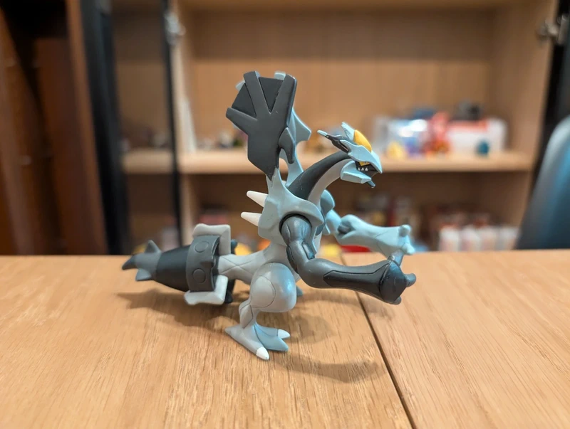 Pokémon Tomy Figurine Black Kyurem
