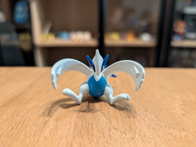 Pokémon Tomy Lugia figurine