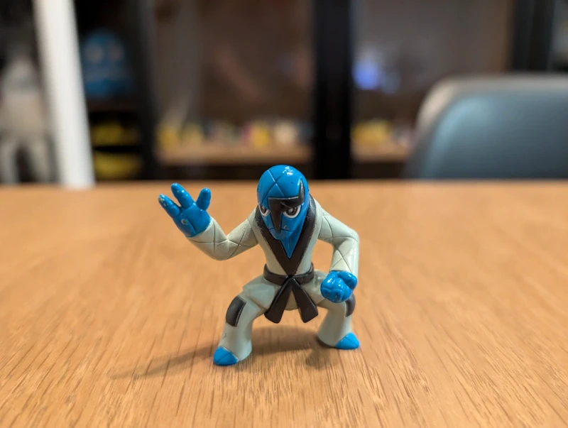 Pokemon Tomy Sawk Figurine