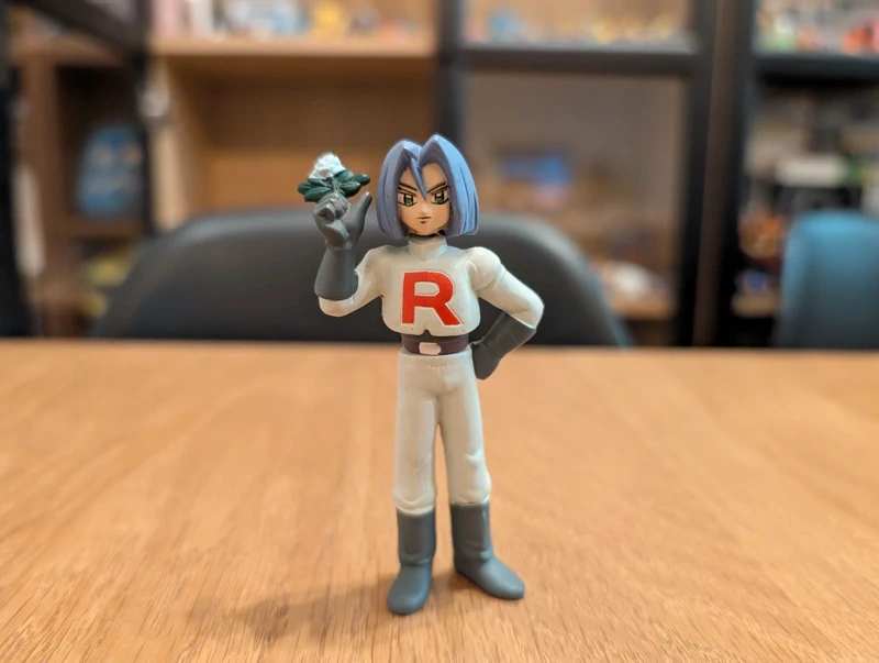 Pokémon Tomy Yujin James figurine