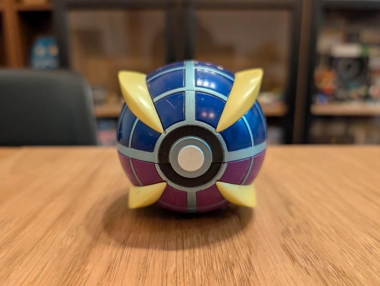 Pokémon Beast Ball Tomy