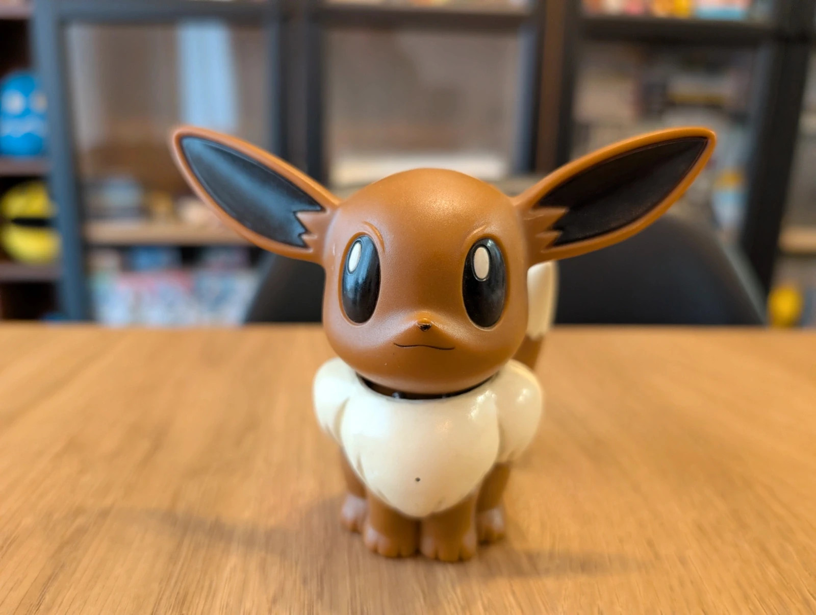 Pokémon Tomy Electronic Eevee figurine