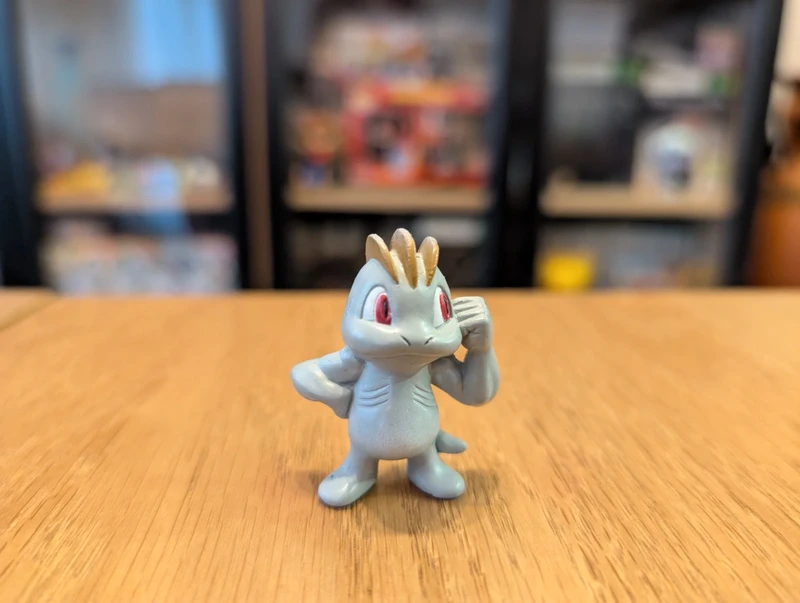 Pokémon Tomy Machop figurine