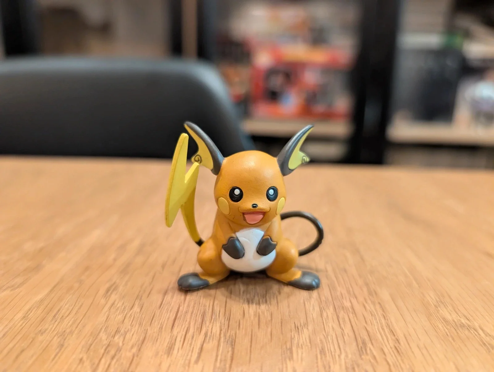 Pokémon Tomy Figurine Raichu Matte