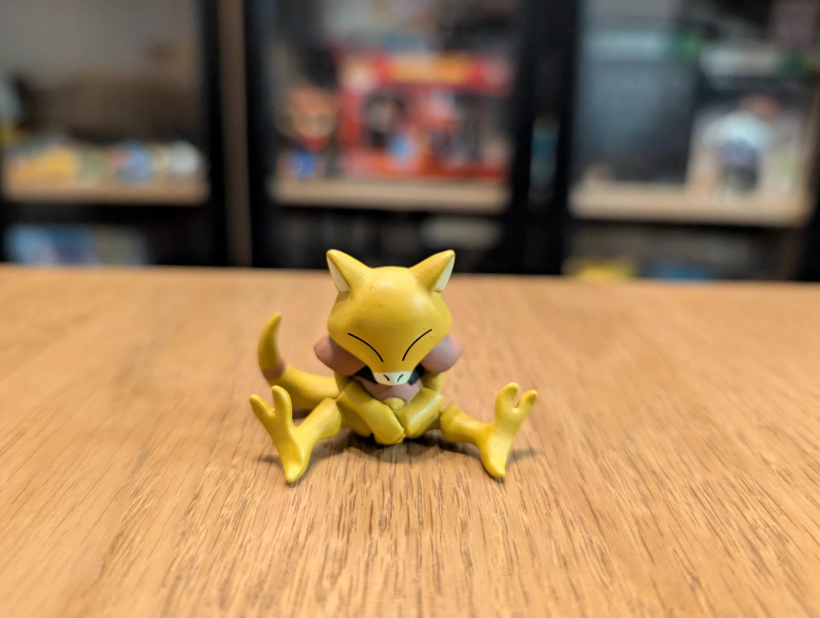 Pokémon Tomy Abra Matte Figurine