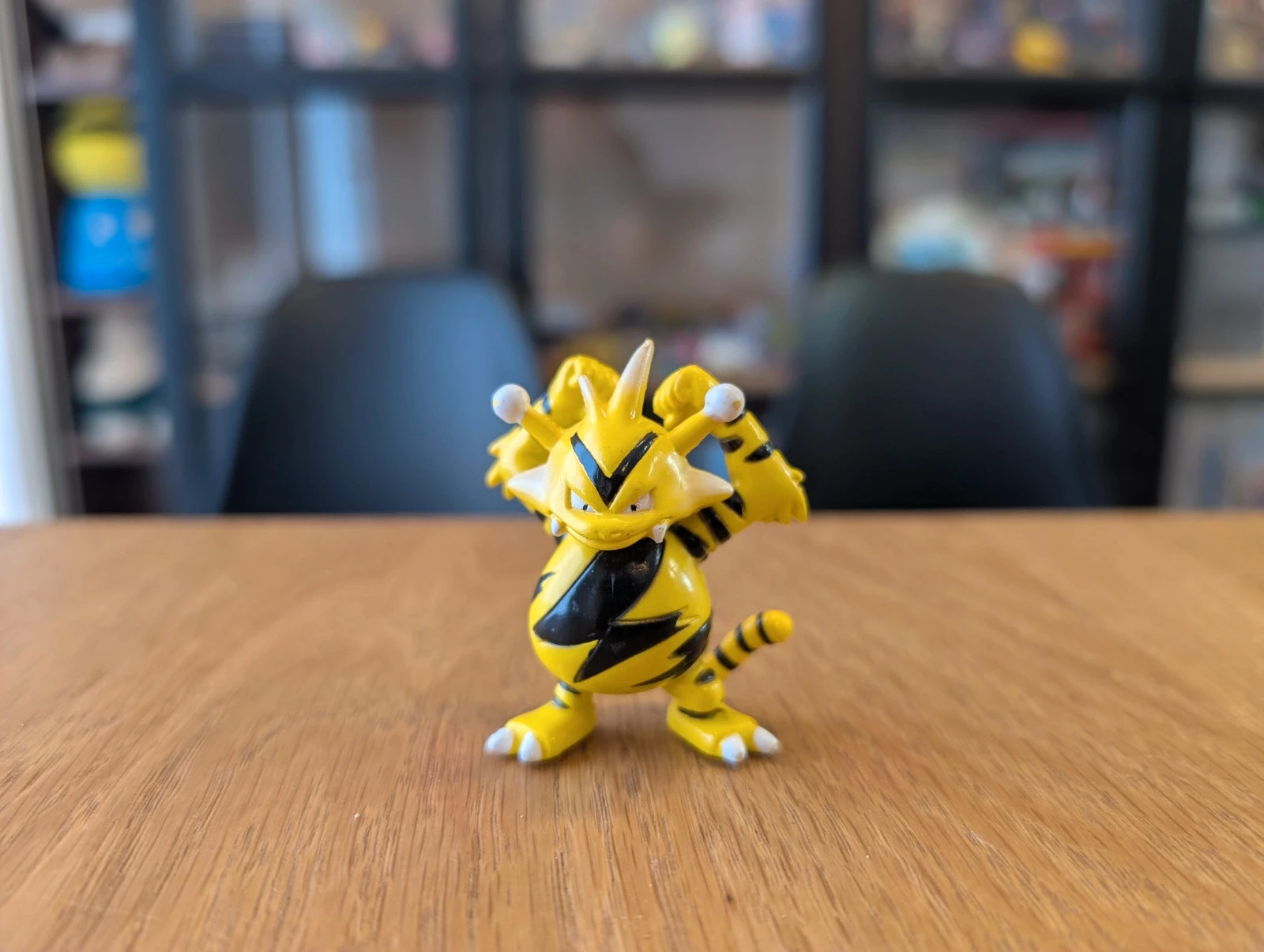 Pokémon Auldey Tomy Figurine Electabuzz