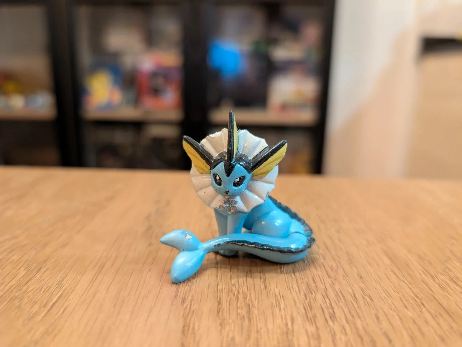 Pokemon Auldey figurine Vaporeon