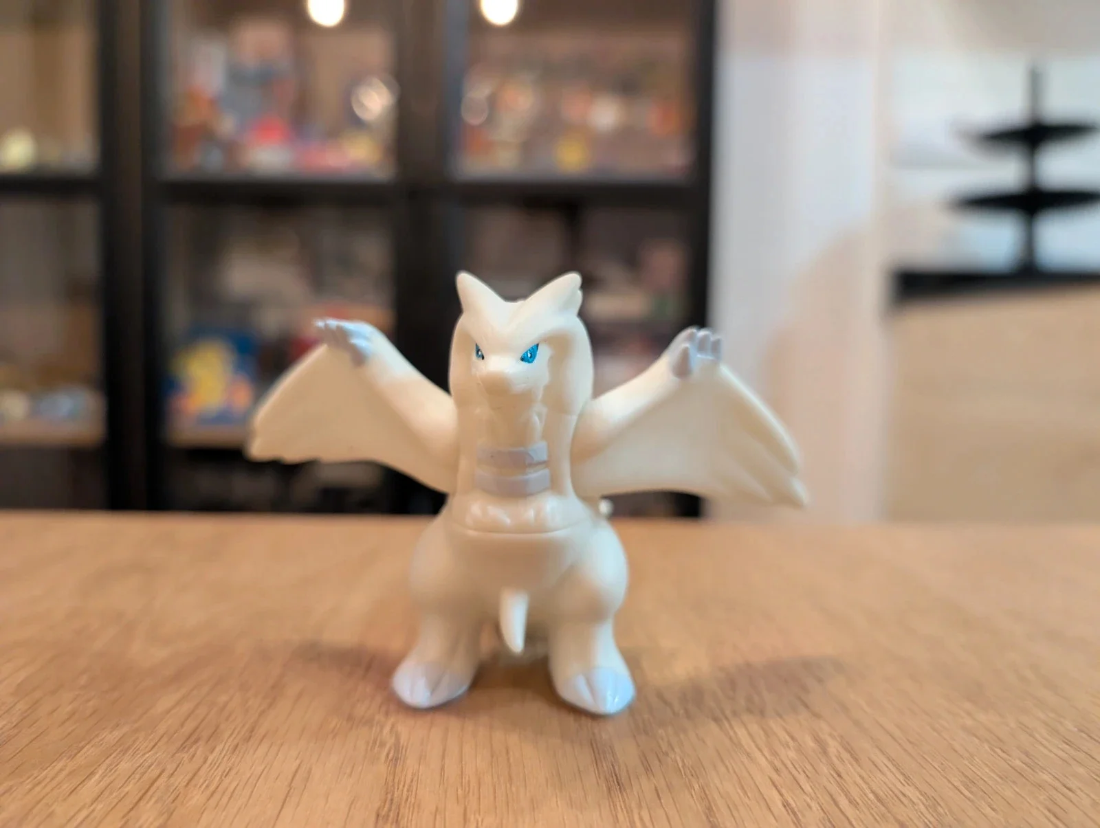 Pokémon Kids Bandai Deluxe figure Reshiram