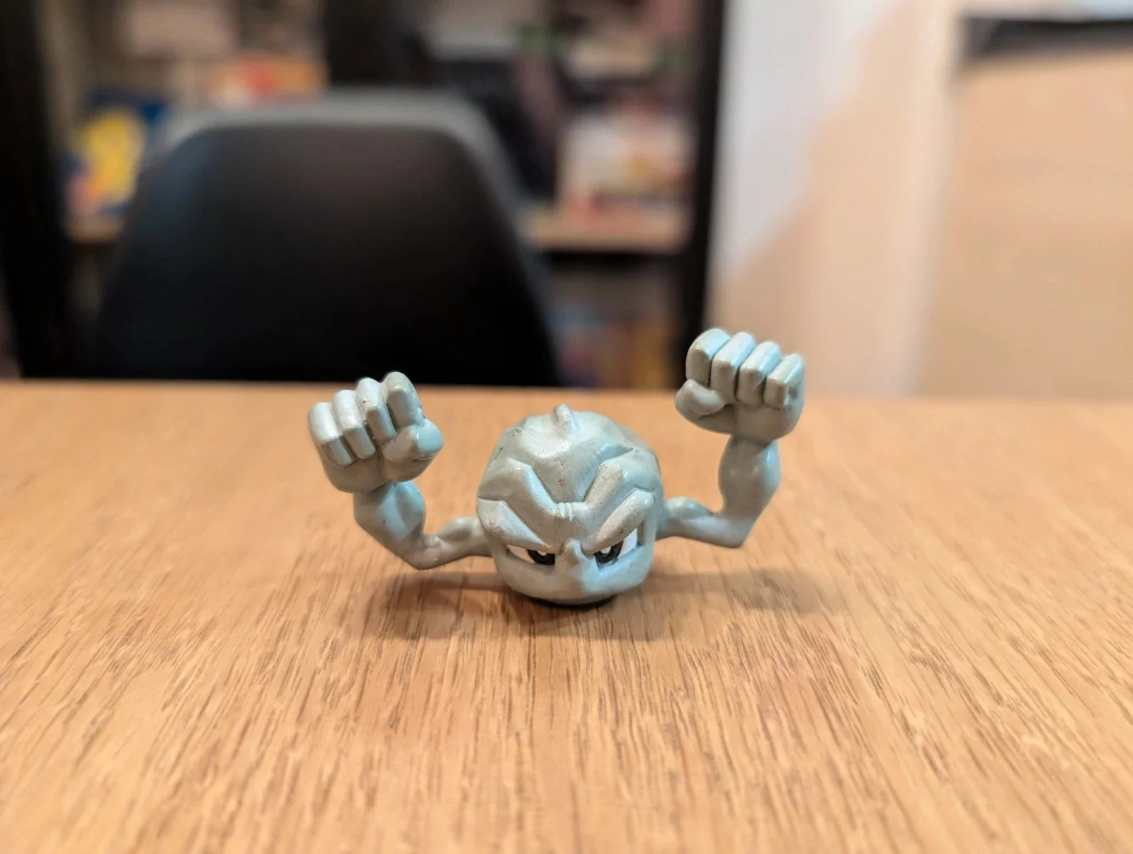 Pokémon Tomy Geodude Figurine
