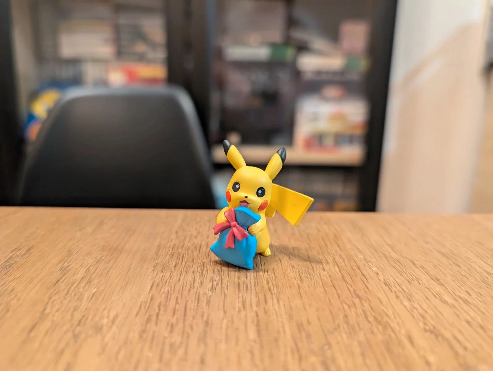 Pokémon Tomy T-ARTS Pikachu