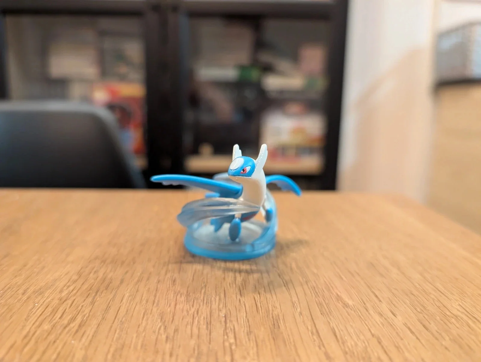 Pokemon T-Arts figurine Latios
