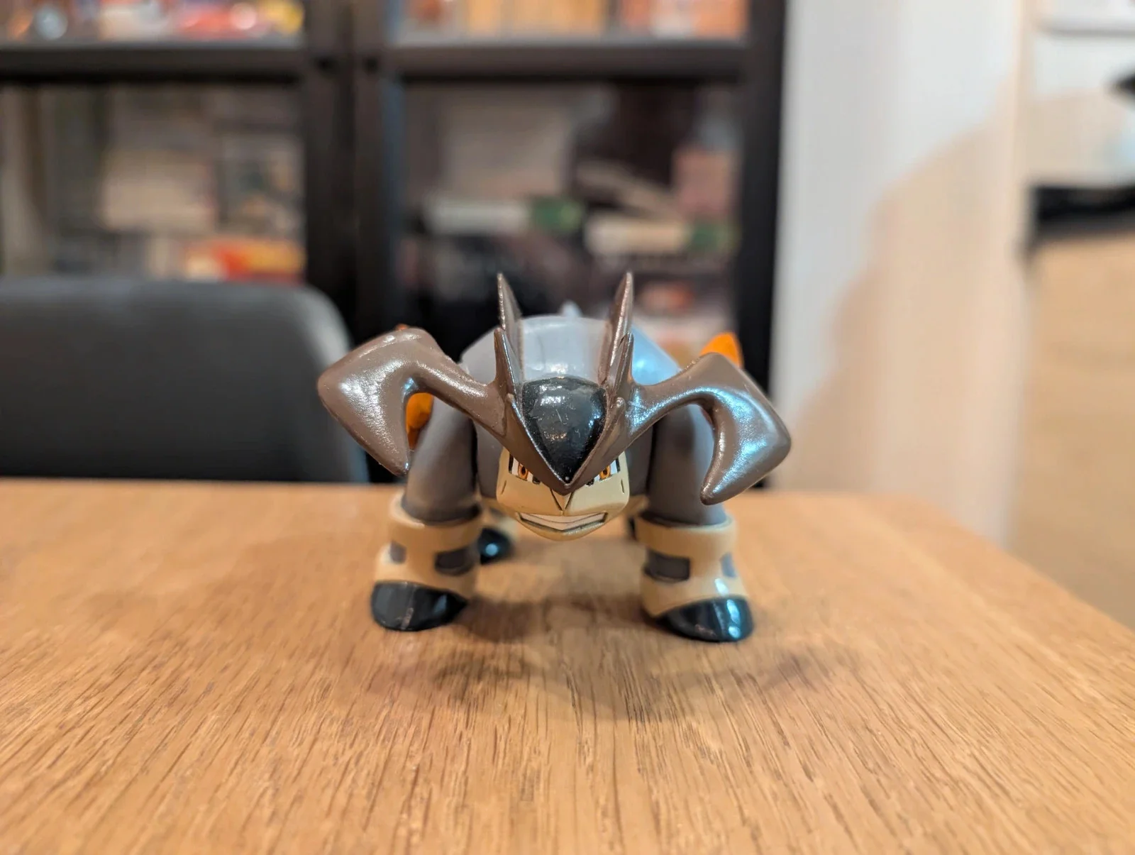 Pokémon Tomy T-ARTS Figurine Terrakion